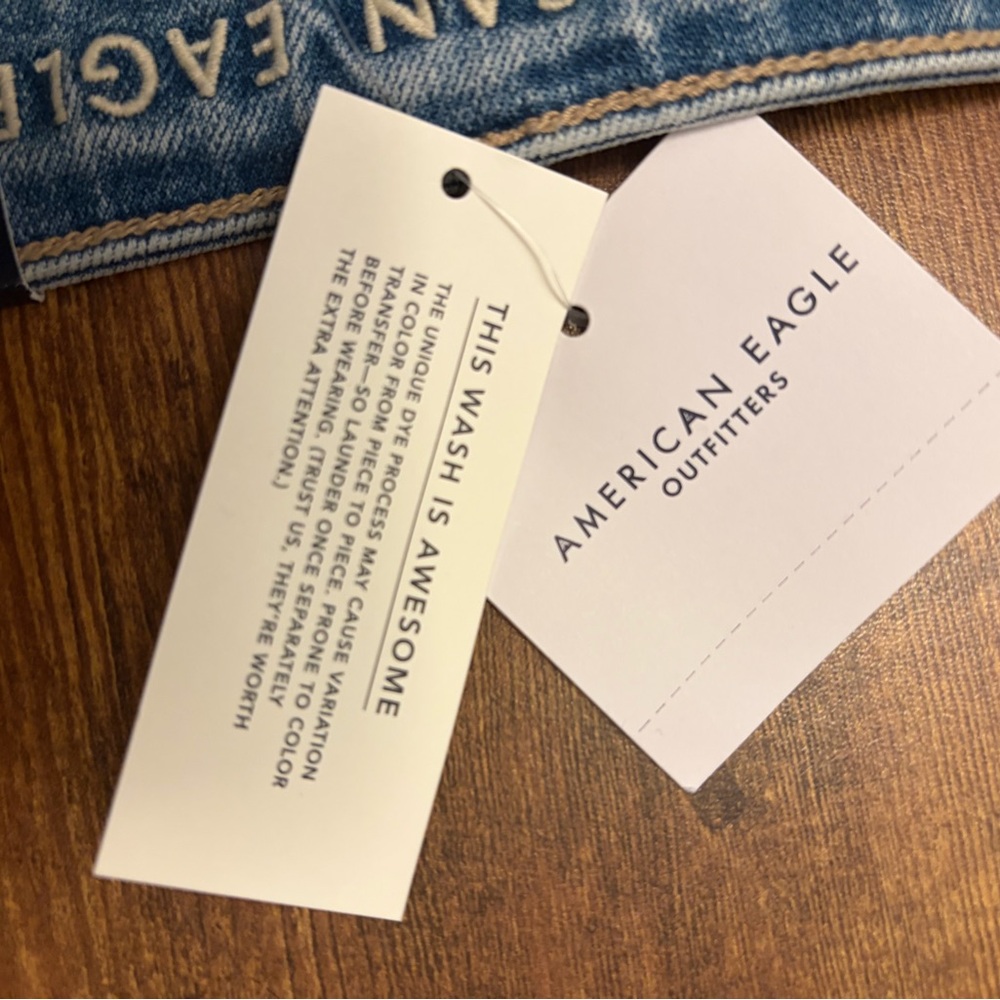 NWT American Eagle Strigid Ripped Mom Jeans in color-blown-out blue shade. - Picture 6 of 8